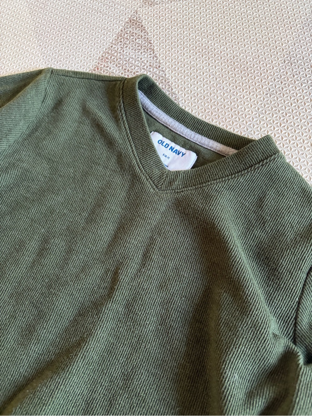 Old Navy Sweater (S, 6/7) - Picture 2 of 3